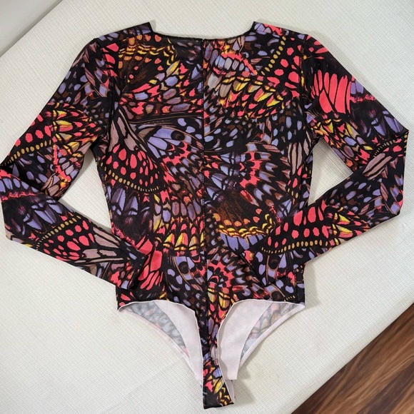 YITTY Butterfly Print Bodysuit - Picture 4 of 5